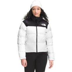 The North Face Women's 1996 Retro Nuptse Jacket -Outdoor Gear Shop NF0A3XEO FN4 hero