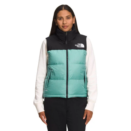 The North Face Women's 1996 Retro Nuptse Vest -Outdoor Gear Shop NF0A3XEP 6R7 hero